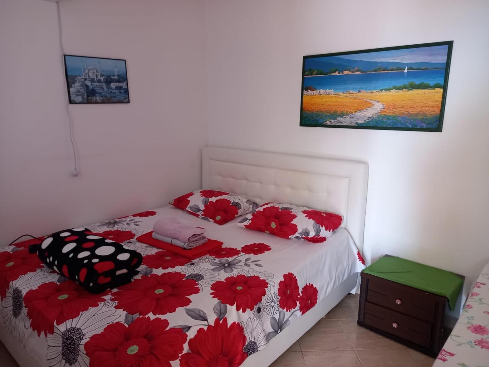 Vlorë Sea View Apartments מראה חיצוני תמונה